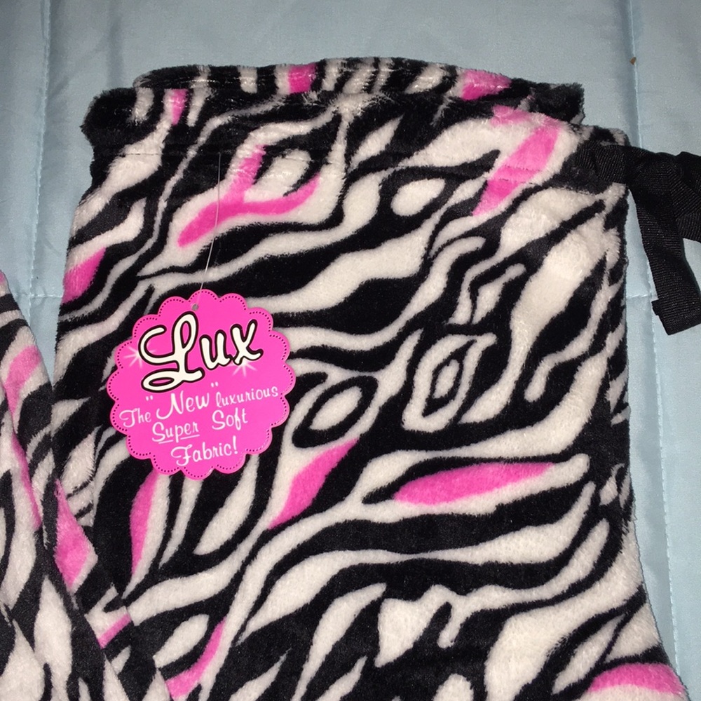 ONE LEFT!💜Super Soft Pj Bottoms XL NWT - Picture 2 of 5